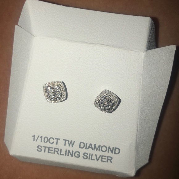 Diamond earrings - Picture 1 of 4